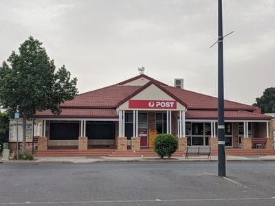 Australia Post - Emerald Post Shop