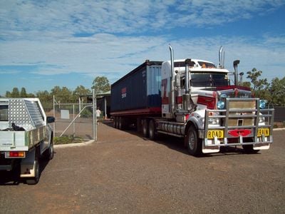 Katherine Tilt Trays & Tipper Hire