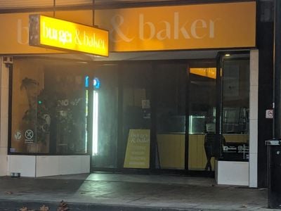 Burger & Baker