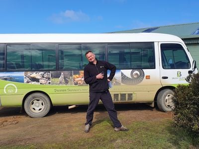 Bruny Island Safaris Food, Sightseeing and Lighthouse Tours with lunch