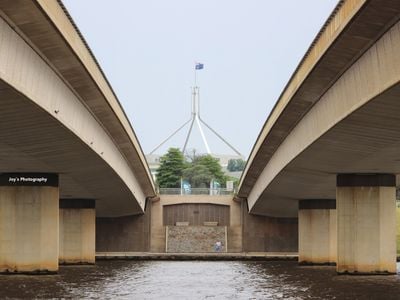 Historic Waterloo Bridge Memorial