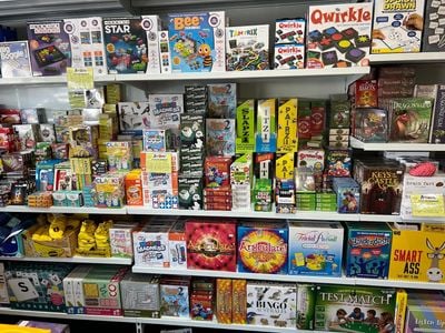 Amazen Puzzles and Games Cotton Tree