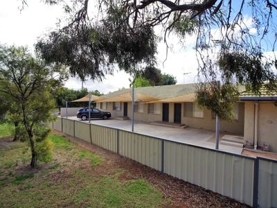 Mildura - Shamore Apartments (Walnut)