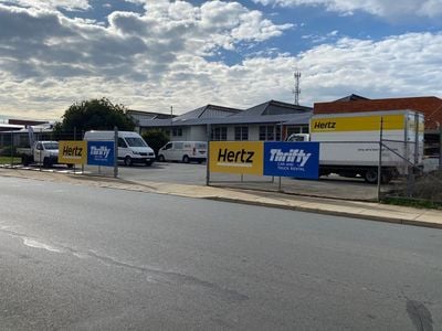 Hertz Car Rental - Shepparton Downtown