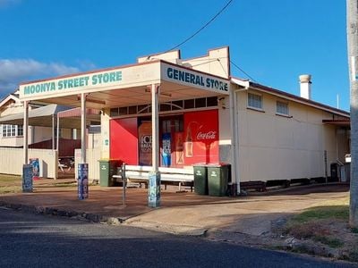 Moonya Street Store