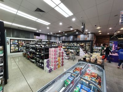 Bernardi's Marketplace, Liquor & Discount Store