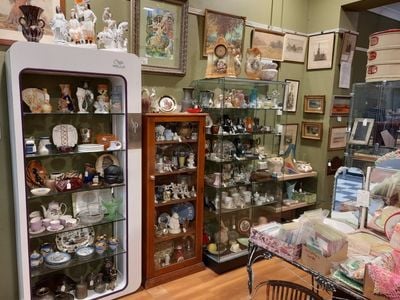 Arico's Collectables & Antiques