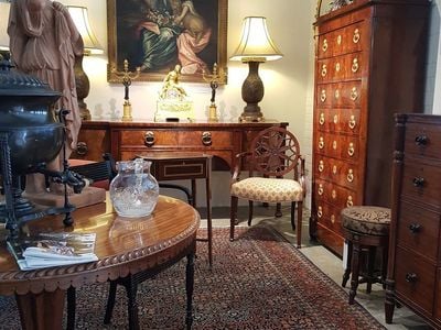 Lauder & Howard Antiques & Fine Art