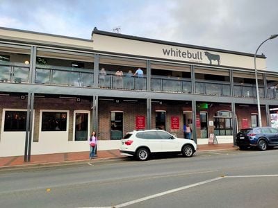 Whitebull Hotel