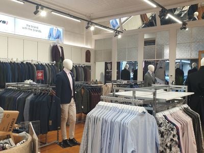 Peter Shearer Menswear & Suit Hire