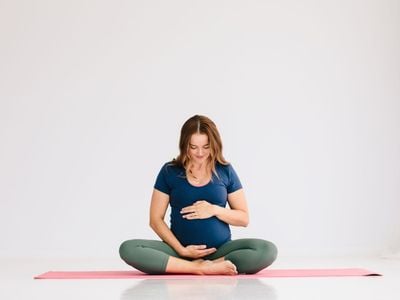 Tiffanie Kendall - Prenatal & Women's Health Dietitian, Yoga Instructor & Hypnobirthing Practitioner