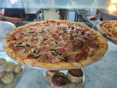 Sal's Authentic New York Pizza - Broadbeach