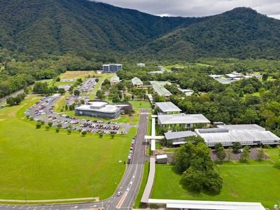 JCU: James Cook University, Australia, Cairns, Nguma-bada campus, Smithfield