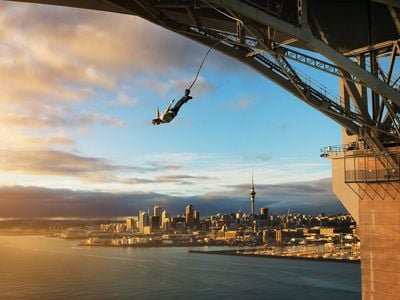 AJ Hackett Auckland Bridge Bungy & Climb