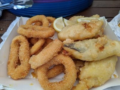 Lakedge takeaway burger & fish n chips (Eddie kitchen)